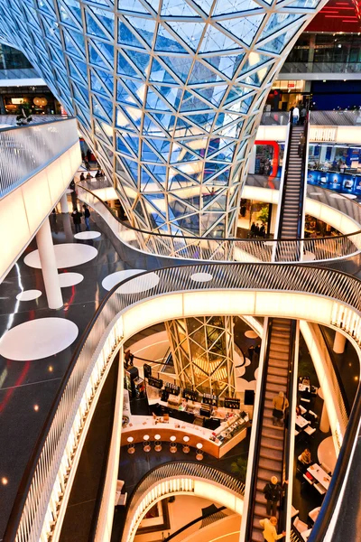 Modern architecture in the new shopping center Myzeil by archite — Stock Photo, Image