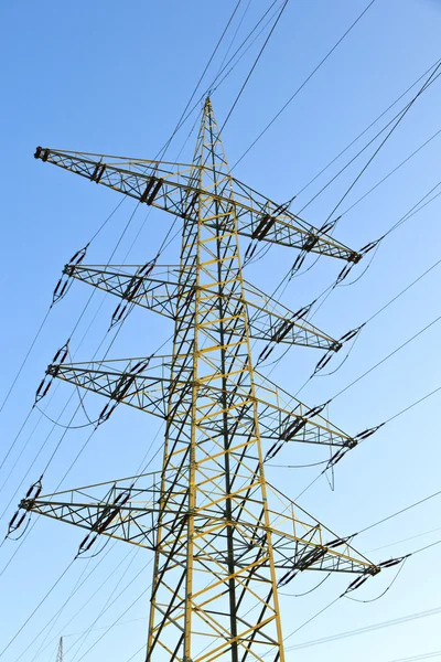 Torre de transmissão de energia — Fotografia de Stock