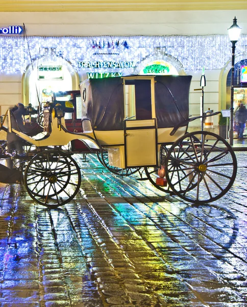 马驱动的马车，在 stefansplatz 在维也纳的心脏 — 图库照片