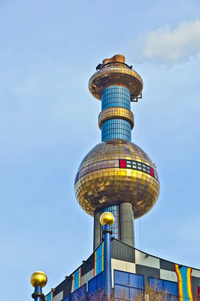 Calefacción urbana Viena de Hundertwasser formas — Foto de Stock