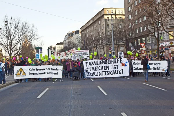 Demonstrating against cutting of social spenditures — Stock Photo, Image