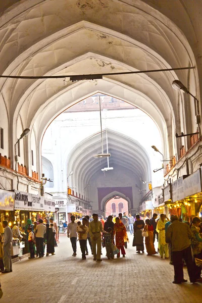 Obchod uvnitř meena bazaar v červené pevnosti v Dillí — Stock fotografie