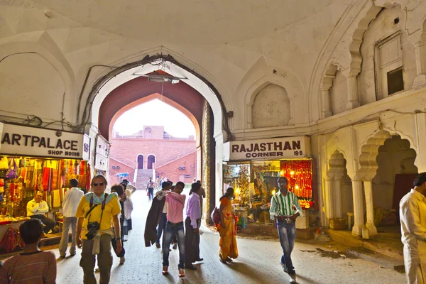 Winkel binnen de meena bazaar in het rode fort in delhi — Stockfoto