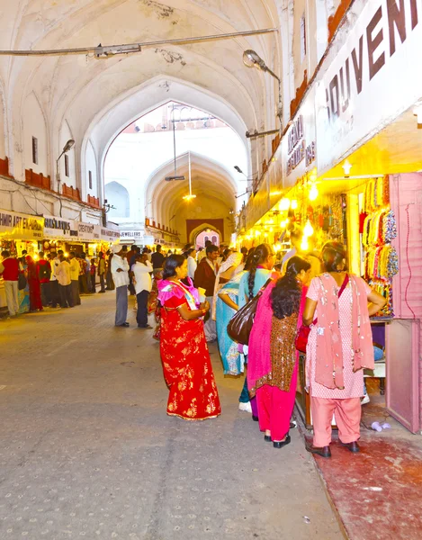 Tienda dentro del bazar Meena en el Fuerte Rojo —  Fotos de Stock