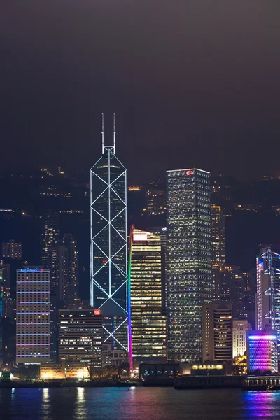 香港港口激光显示到维多利亚的天际线 — 图库照片