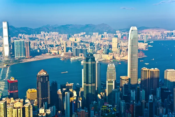 Hong Kong вид з піку Вікторія на бухту і хмарочос — стокове фото