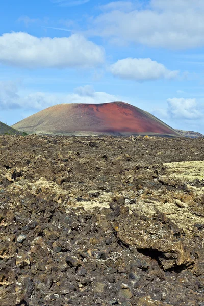 Paisaje volcánico tomado en el Parque Nacional de Timanfaya, Lanzarote , — Foto de Stock
