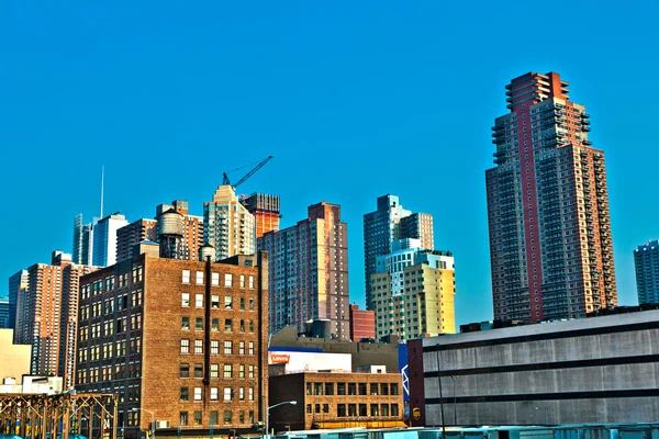 Cityview van new york van de oostzijde van de haven in laat achterdek — Stockfoto