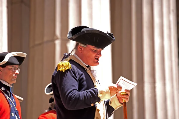 Ceremony for declaration of independence in old costumes takes p — Stock Photo, Image