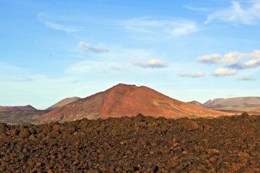 İspanya 'nın Lanzarote kentindeki Timanfaya Ulusal Parkı' nda yanardağ