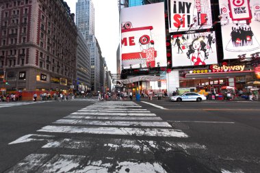 new York'un kalbinde Meydanı Metro İstasyonu'na kez