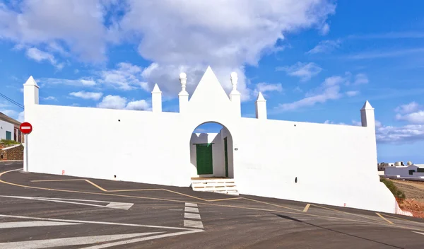 Prachtige katholieke kerk van San Bartholomae in Lanzarote — Stockfoto