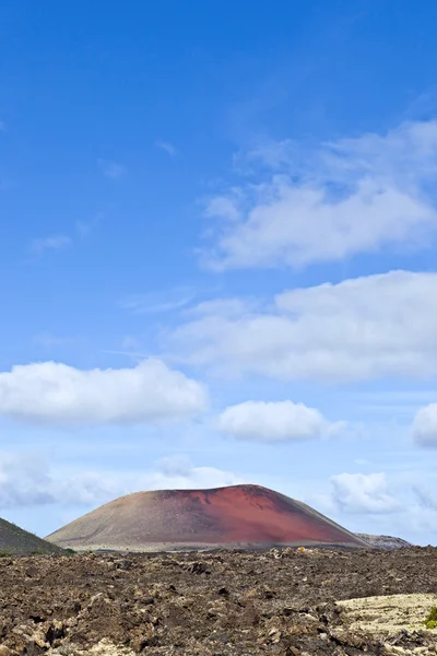 Wulkaniczny krajobraz, w pobliżu Parku Narodowego timanfaya, lanzarote, — Zdjęcie stockowe