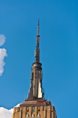 empire state binasının tepesine