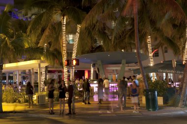 okyanus sürücüde miami Beach art deco dağ içinde gece görünümü