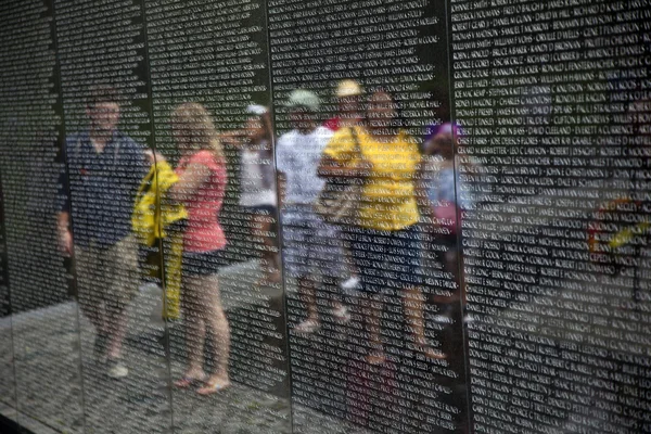 Nazwiska ofiar wojny wietnamskiej na pomnik weteranów wojny w Wietnamie — Zdjęcie stockowe