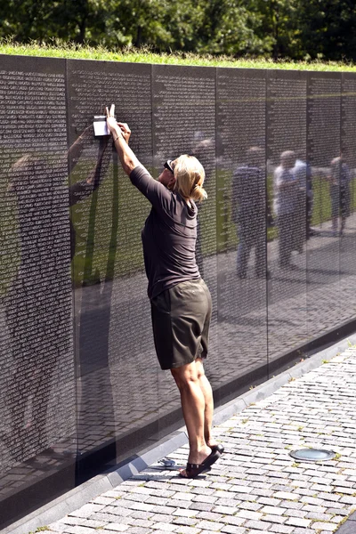 Neve a vietnami háború balesetek a háború vietnam veterans memorial — Stock Fotó