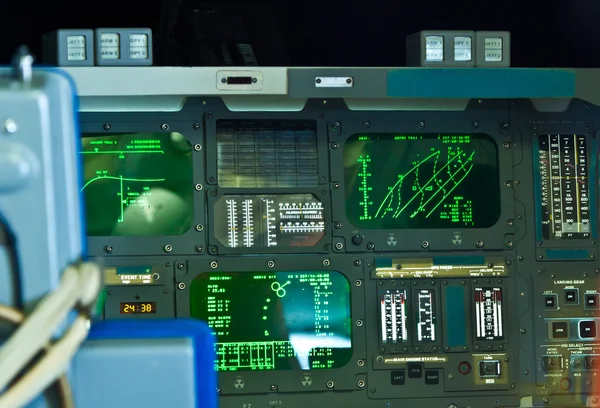 元のスペースシャトルのエクスプ ローラーのコックピット — ストック写真