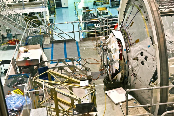 Assembly of the ISS Space modules in the Kennedy Space Center — Stock Photo, Image