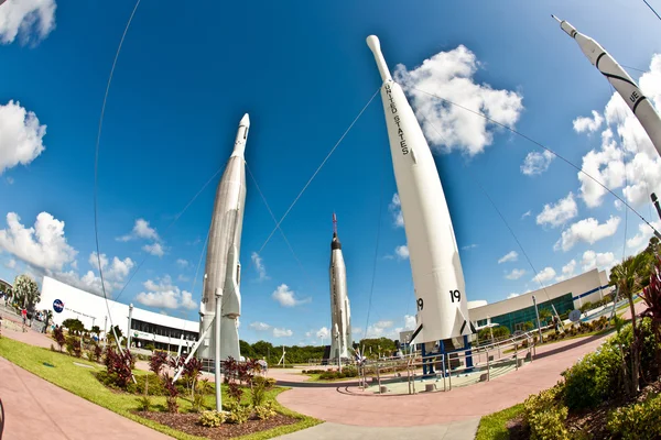 El Rocket Garden en el Centro Espacial Kennedy cuenta con 8 auténtico r —  Fotos de Stock