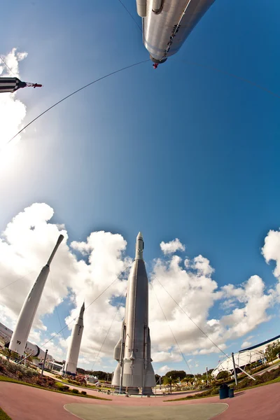 The Rocket Garden at Kennedy Space Center features 8 authentic r — Stock Photo, Image