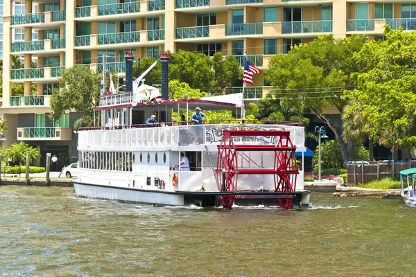 Κρουαζιέρα με ποταμόπλοιο paddlewheel β carrie στο Φορτ Λαουντερντάλε — Φωτογραφία Αρχείου