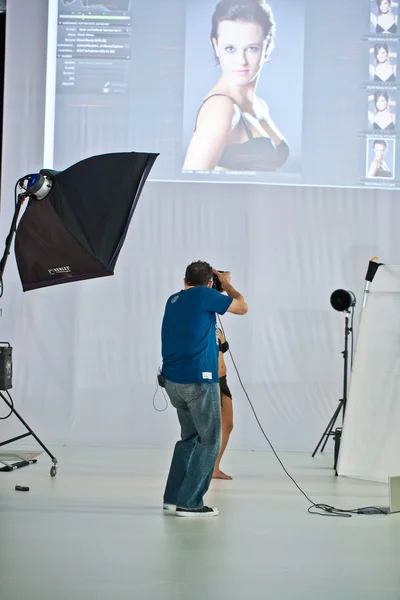 Shooting with models for visitors at photokina exhibition — Stock Photo, Image