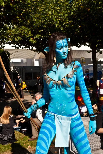 Chica colorida compuesta como figura Avatar en la feria del libro en Frankfurt —  Fotos de Stock