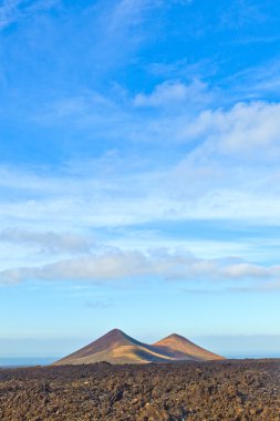 İspanya 'nın Lanzarote kentindeki Timanfaya Ulusal Parkı' nda yanardağ