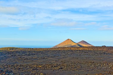 İspanya 'nın Lanzarote kentindeki Timanfaya Ulusal Parkı' nda yanardağ