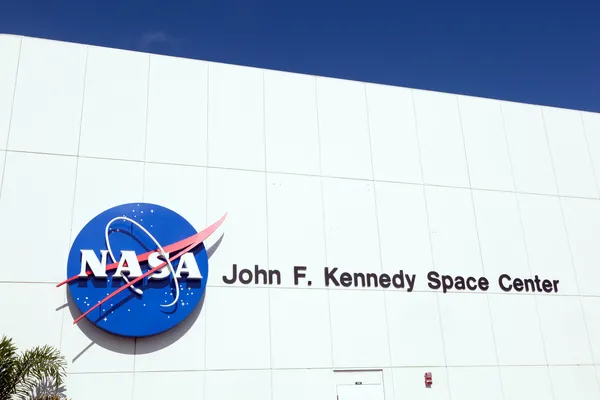 Raketě na kennedy space center nabízí 8 autentických r — Stock fotografie