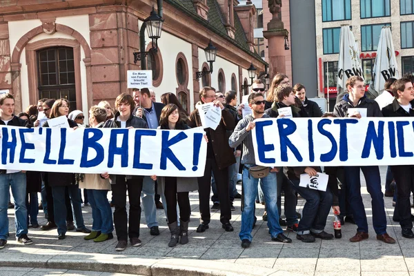 Demonstrar para o retorno de Karl Theodor zu Guttenberg em — Fotografia de Stock