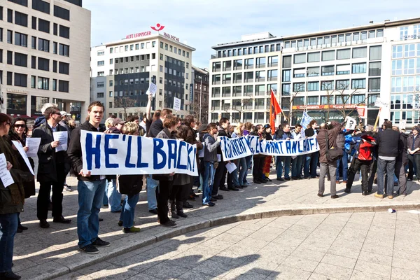 Demonstrere for tilbagevenden af Karl Theodor zu Guttenberg i - Stock-foto