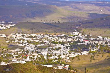 manzara lanzarote, küçük kasaba çıkıyor