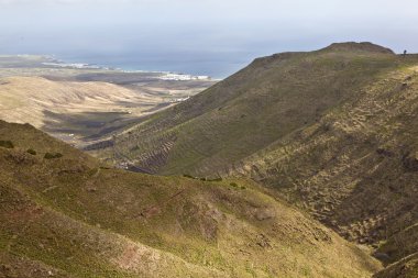 manzara lanzarote, Teras ekimi ile küçük bir kasaba