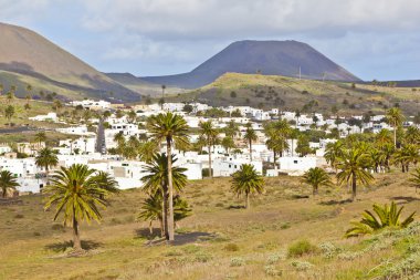 manzara lanzarote, küçük kasaba çıkıyor