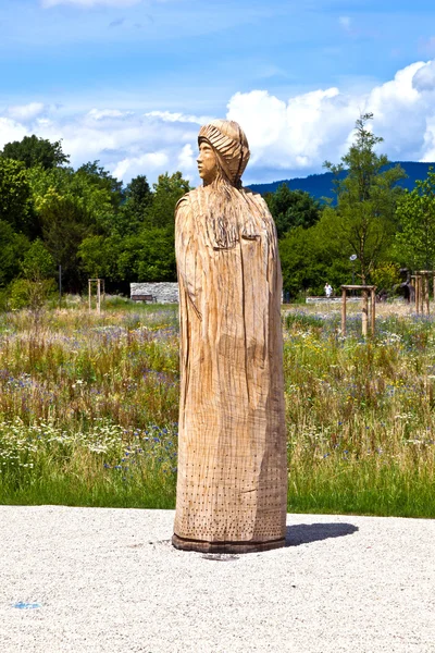 Skulptur das versprechen av stefan guber — Stockfoto