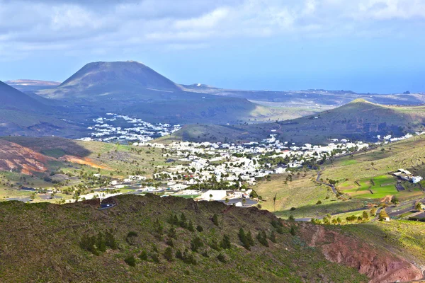 Táj Lanzarote, kis város Haria — Stock Fotó
