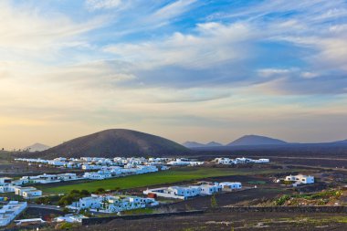 lanzarote, yaiza Köyü üzerinden günbatımı