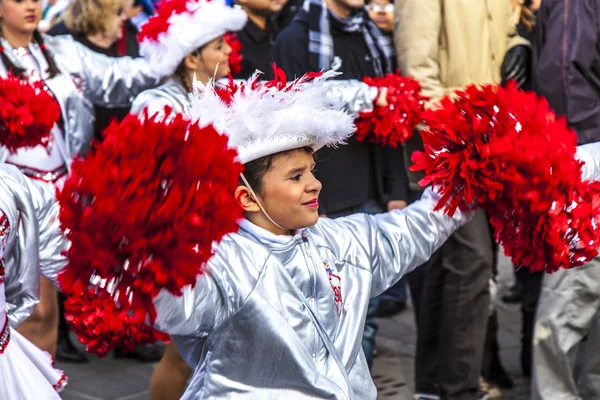 Karnaval hareket roemer ile müzik için şehir girin — Stok fotoğraf