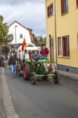 Karnaval geçit şehir anmd traktör ha taşır