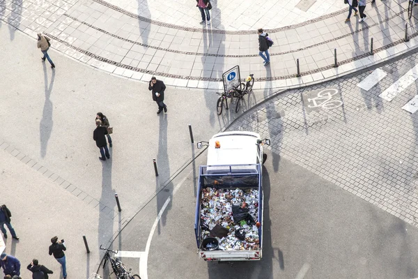 Lieferwagen für die Müllentsorgung — Stockfoto