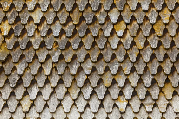 Baldosas de madera en el techo — Foto de Stock