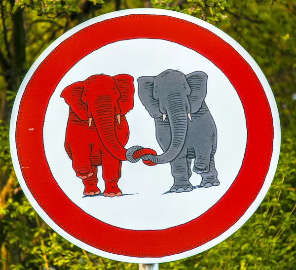 Segnale stradale elefanti in amore — Foto Stock
