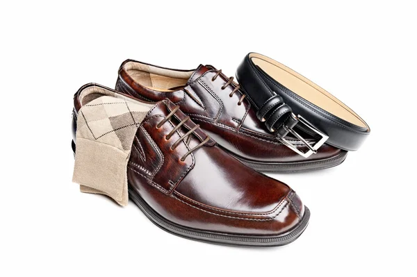 Zapatos de cuero marrón con calcetines y cinturón —  Fotos de Stock