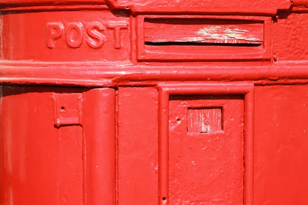 Červená poštovní schránka — Stock fotografie