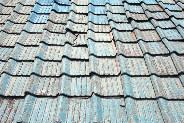 오래 된 지붕 타일 — 스톡 사진
