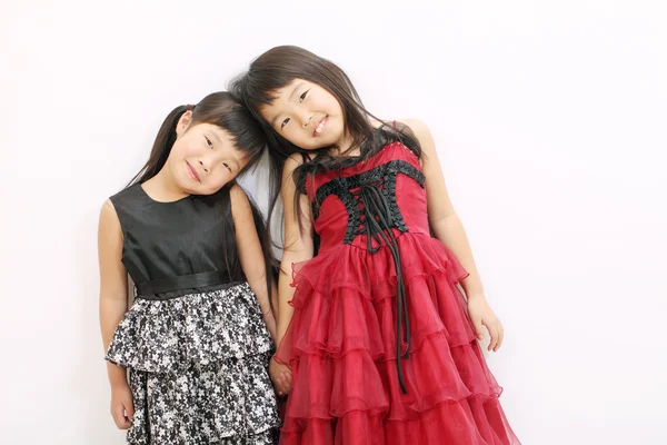 Duas meninas asiáticas pouco — Fotografia de Stock