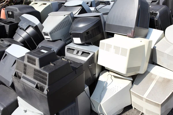 Old broken computers monitors — Stock Photo, Image