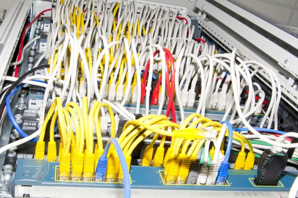 Kable sieciowe żółty — Zdjęcie stockowe